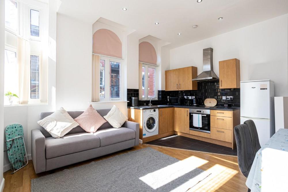 Central Liverpool L1 Bagian luar foto