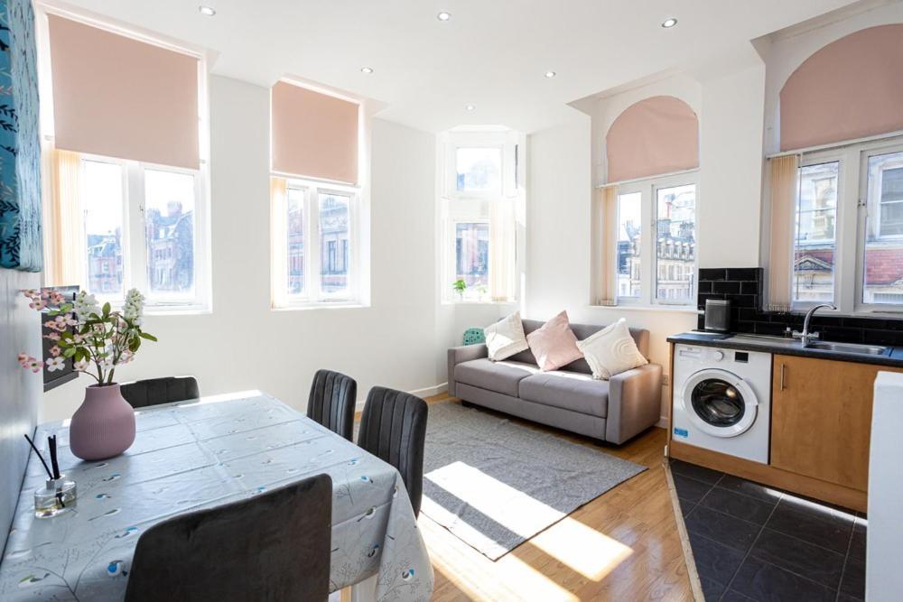 Central Liverpool L1 Bagian luar foto