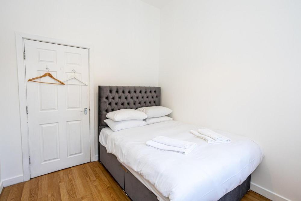 Central Liverpool L1 Bagian luar foto